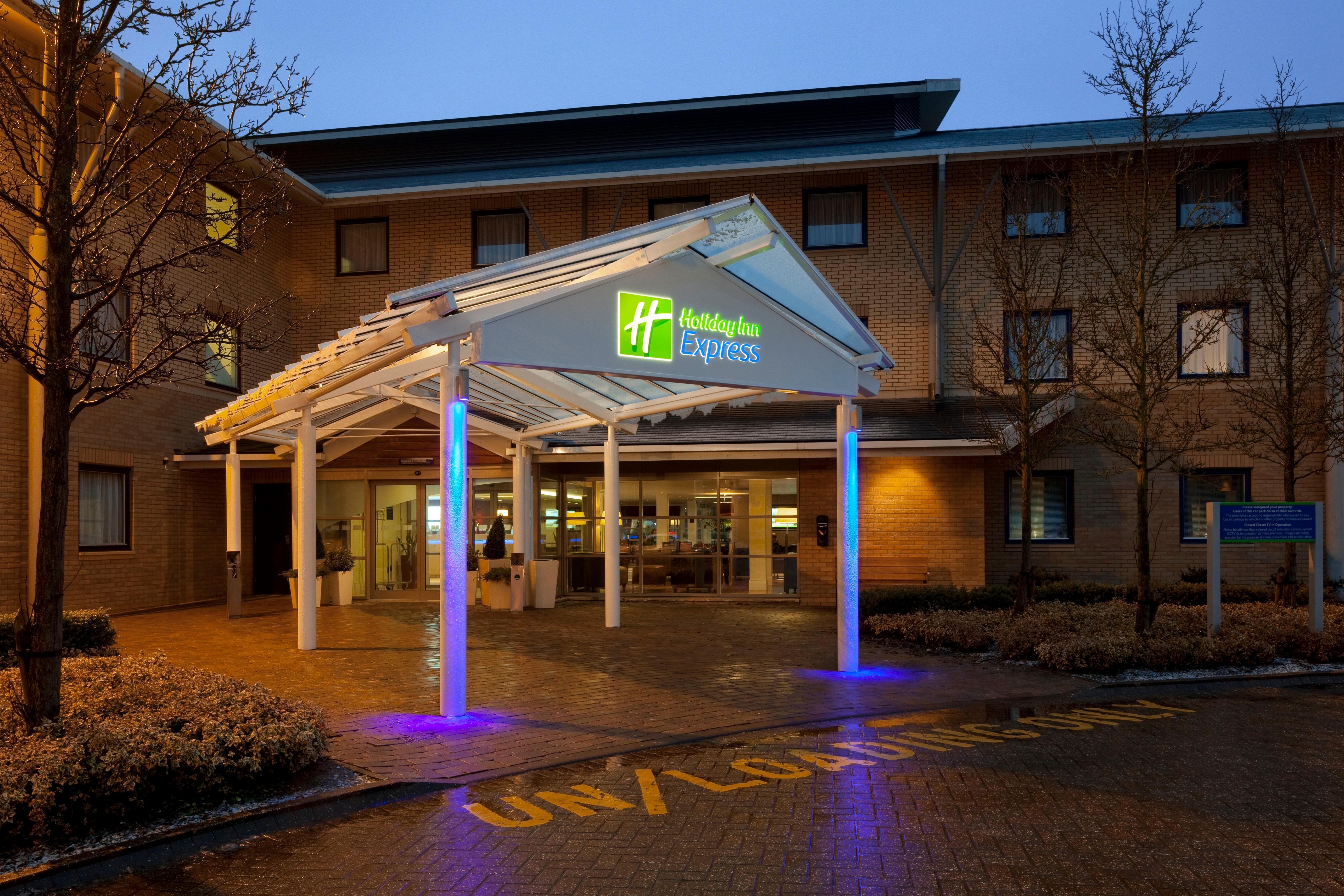 Holiday Inn Express Milton Keynes, An Ihg Hotel Luaran gambar