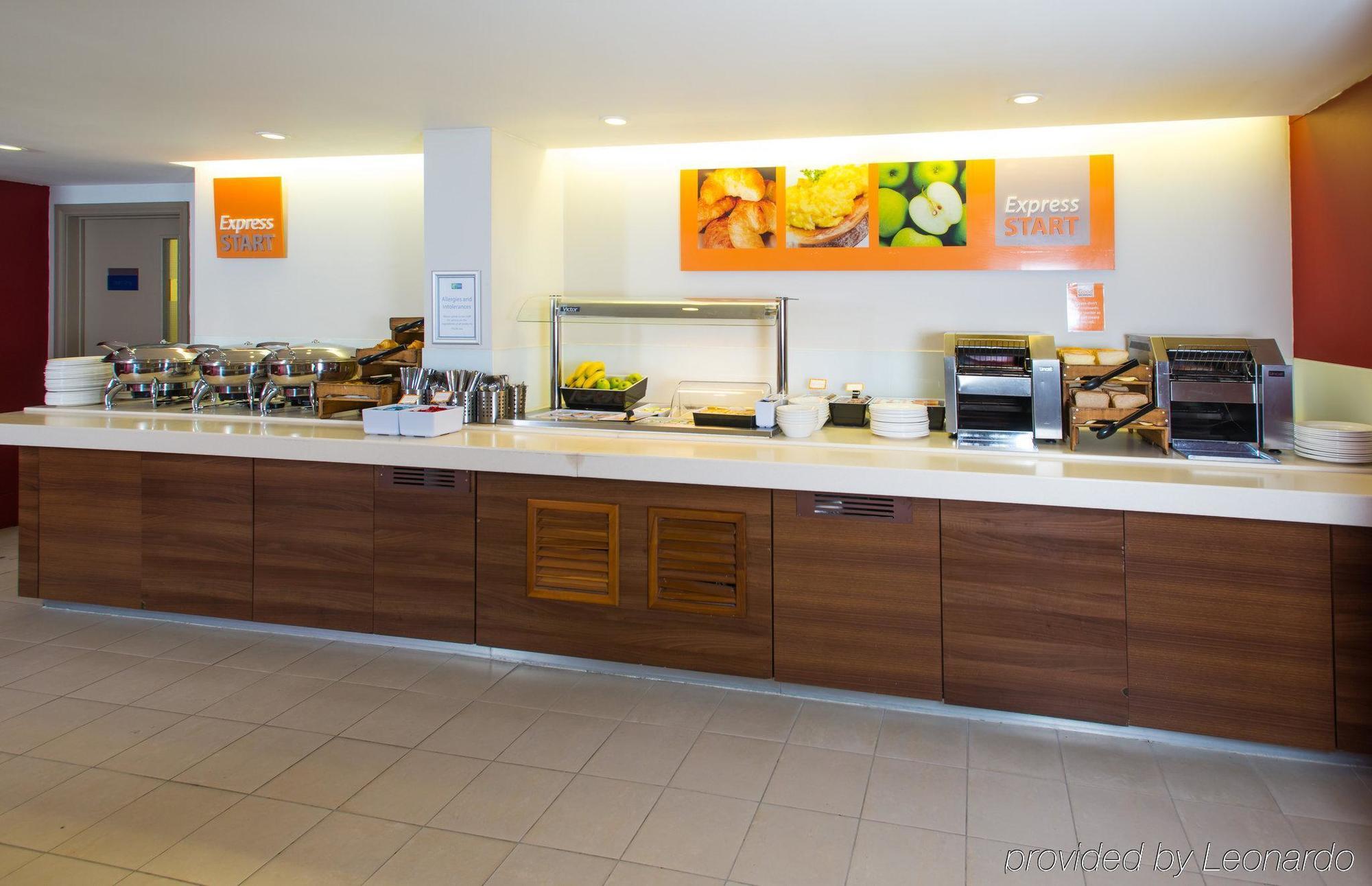 Holiday Inn Express Milton Keynes, An Ihg Hotel Luaran gambar