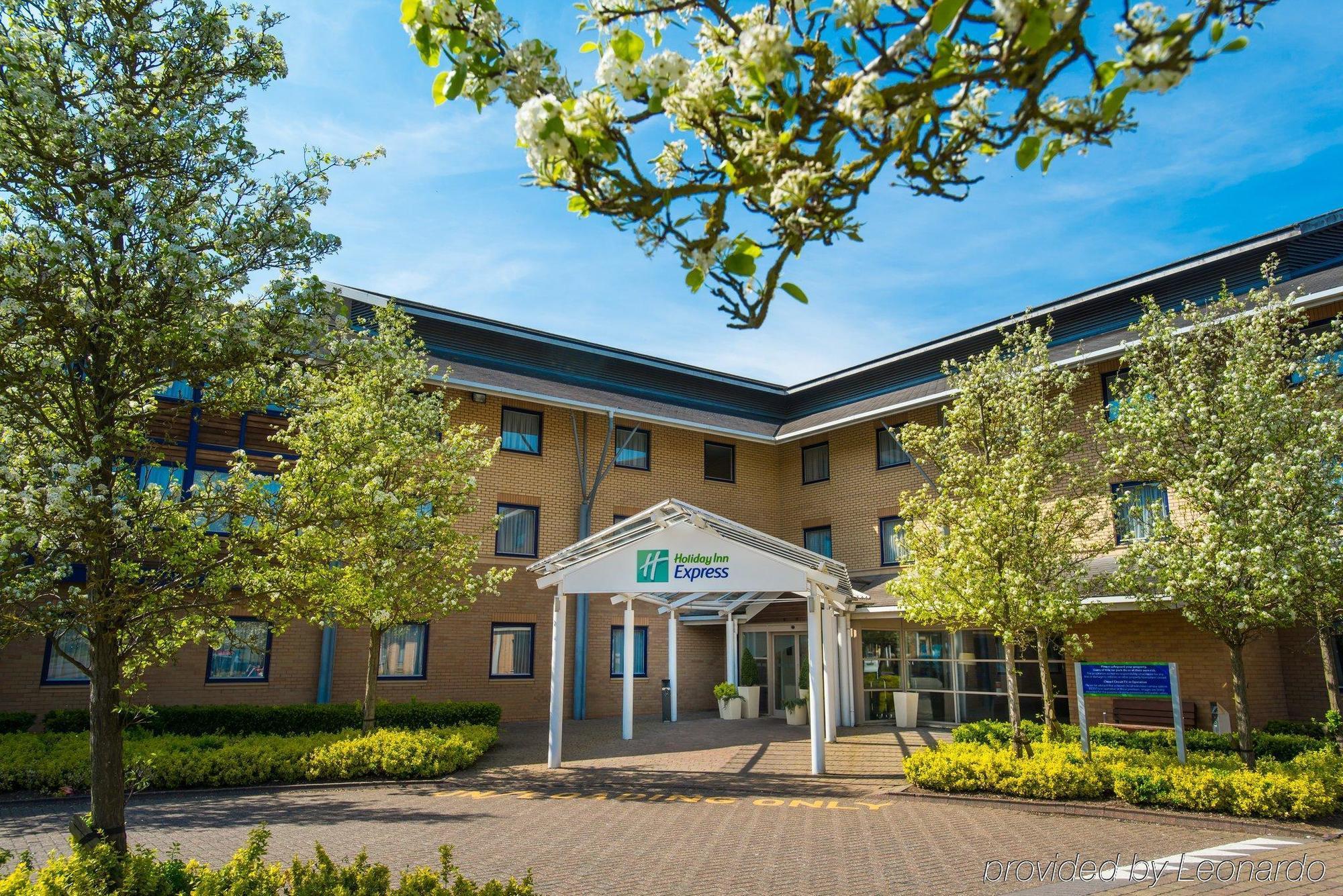 Holiday Inn Express Milton Keynes, An Ihg Hotel Luaran gambar