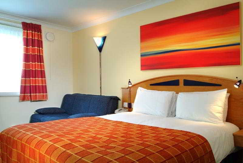 Holiday Inn Express Milton Keynes, An Ihg Hotel Bilik gambar