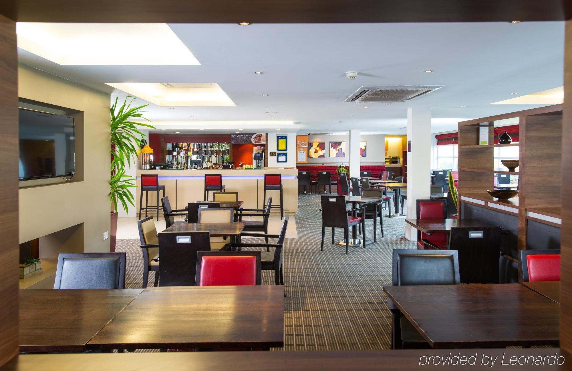 Holiday Inn Express Milton Keynes, An Ihg Hotel Luaran gambar