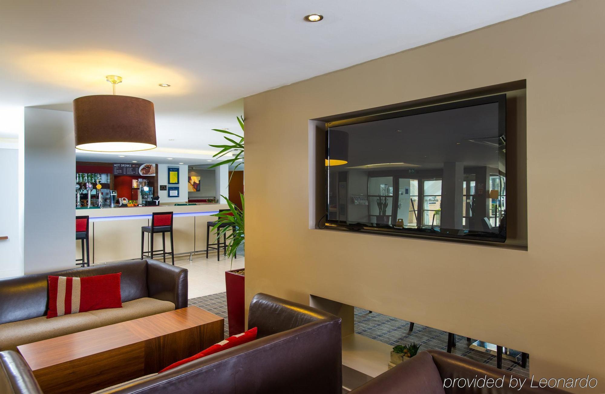 Holiday Inn Express Milton Keynes, An Ihg Hotel Luaran gambar