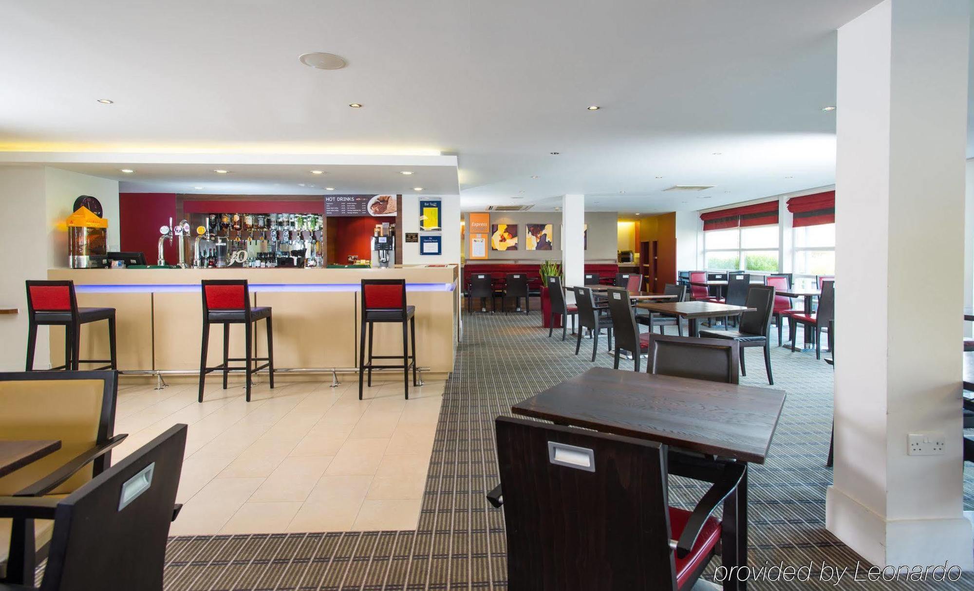 Holiday Inn Express Milton Keynes, An Ihg Hotel Luaran gambar