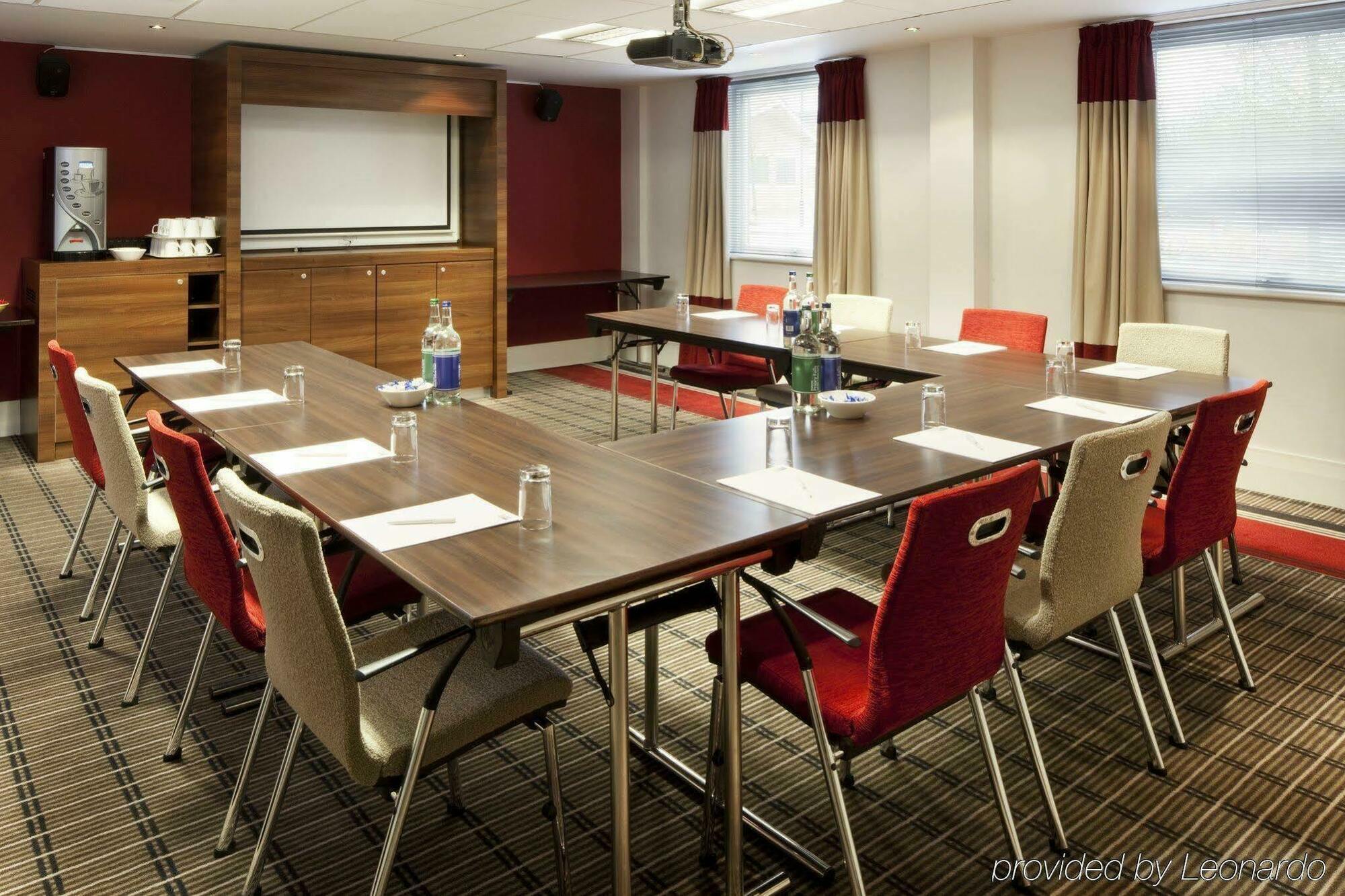 Holiday Inn Express Milton Keynes, An Ihg Hotel Kemudahan gambar